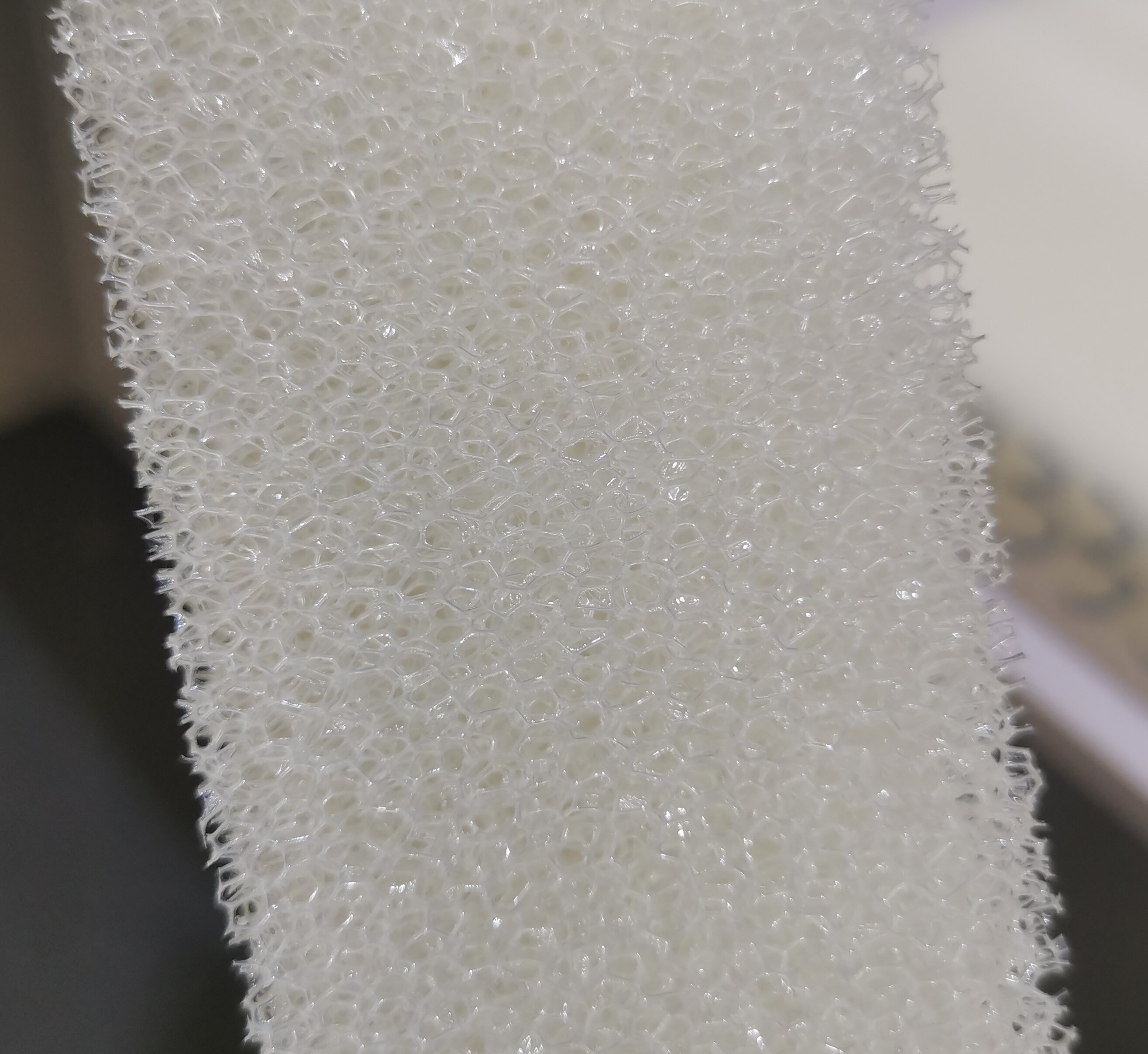 如何提高聚氨酯泡沫亲水性？